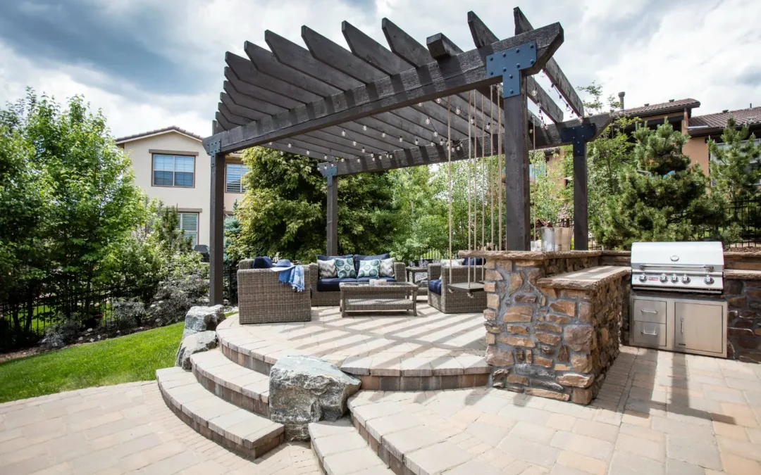 Popular “Must-Haves” for Your Outdoor Kitchen