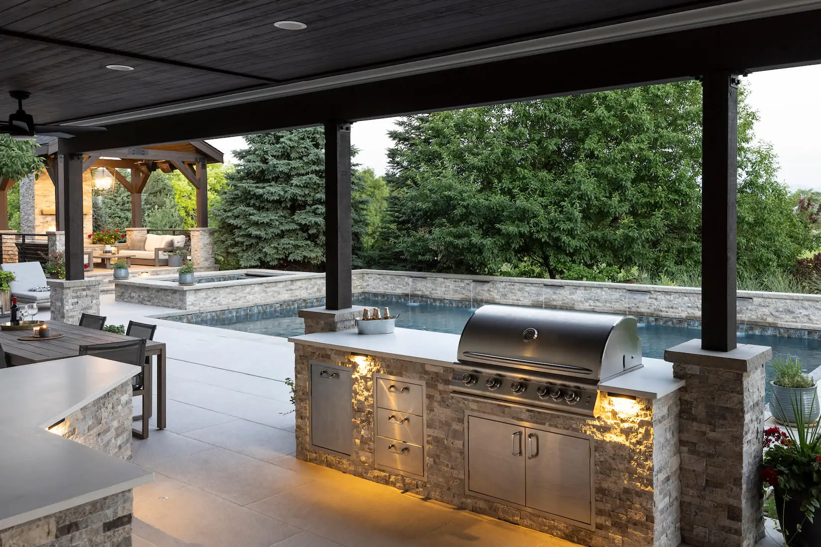 luxury-outdoor-kitchen-guide luxury outdoor kitchen guide